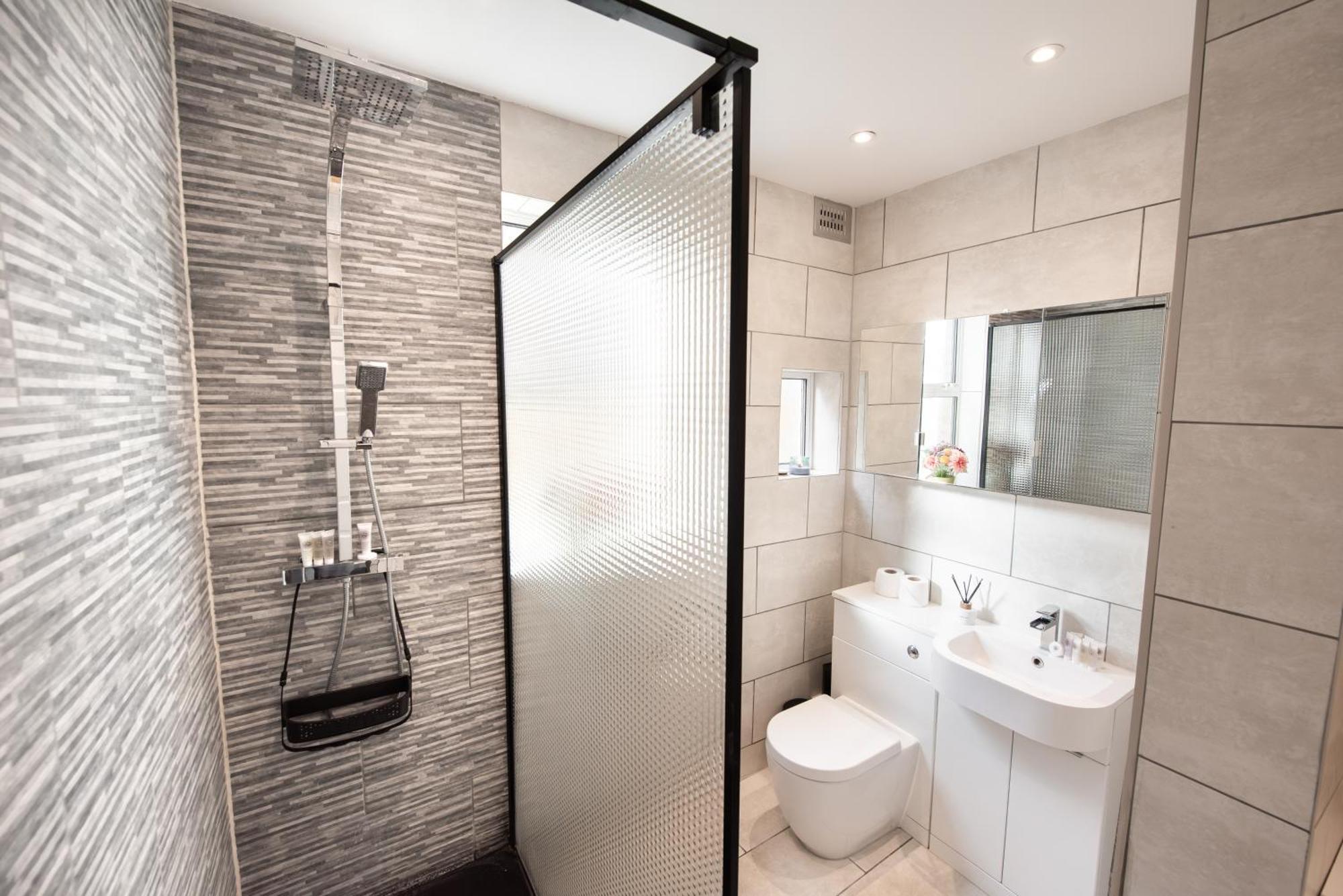 Victorian 2Br Apartment, King Beds, Fast Wifi, Near Shops, Cafes & Transport, E17 London Ngoại thất bức ảnh