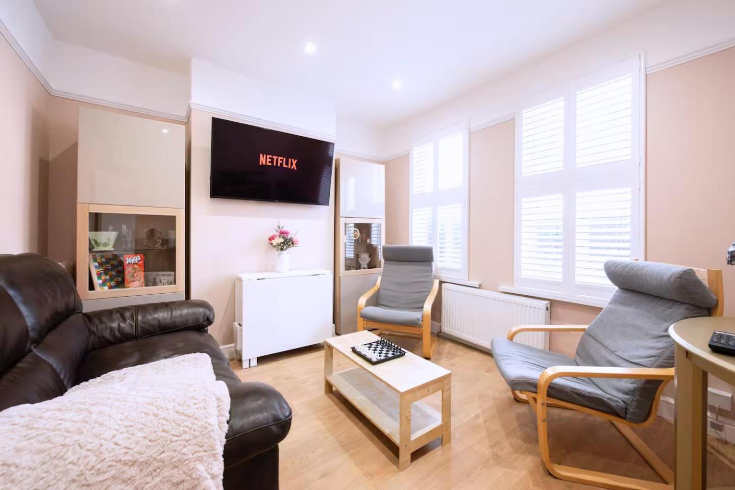 Victorian 2Br Apartment, King Beds, Fast Wifi, Near Shops, Cafes & Transport, E17 London Ngoại thất bức ảnh